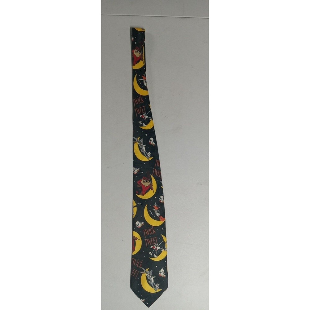 Looney Tunes Mania Halloween Neck Tie Twick or Tweet Daffy Bugs Taz Tweety Bird